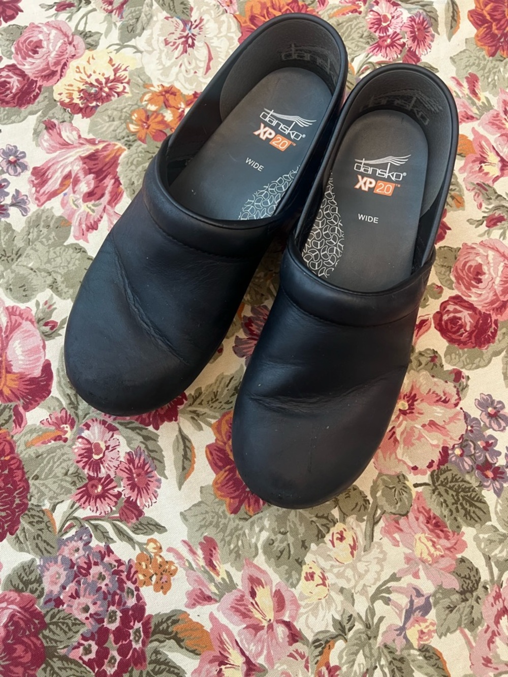 Dansko Black XP 2.0 Wide Women's Slip-On Clogs 42